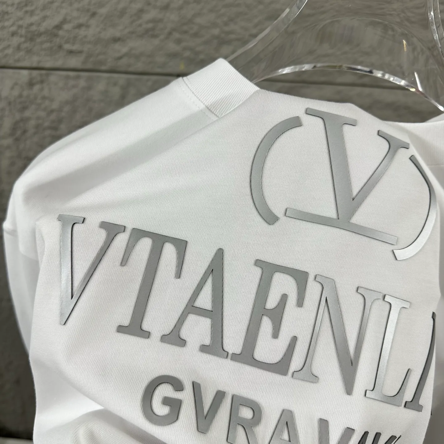 Valent* * 2026 New Arrival Classic T Same Style ：White Black Gray Size： S （90-130 ） M （120-150 ） L （140-165 ） XL （160-180 ） XXL （180-210 ）